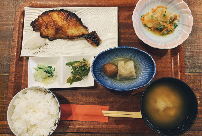 公式 福井 丸岡町の料亭ほんだ 炭火焼き魚定食の炭魚ほんだ